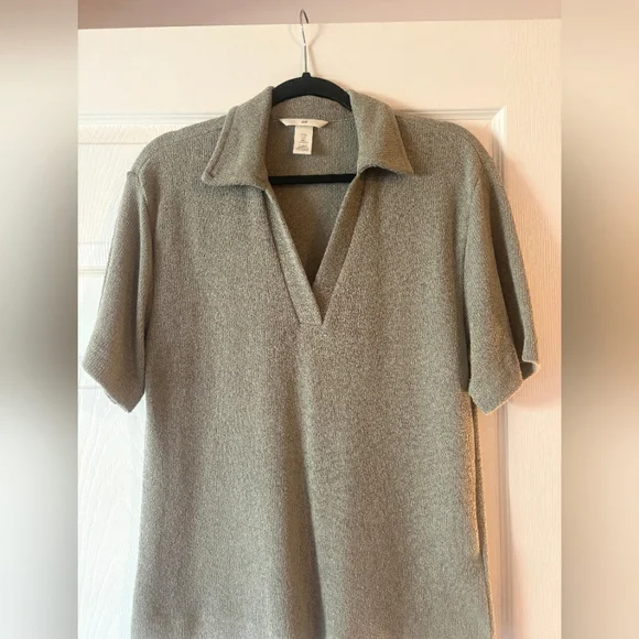 H&M Collared Shirt - Picture 1 of 5